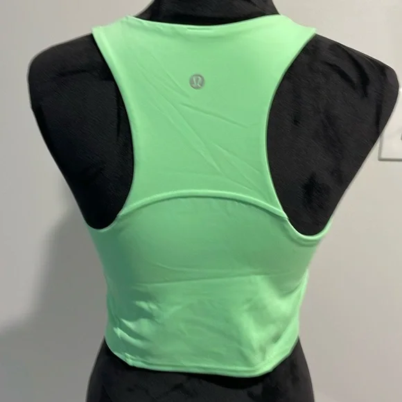 - Invigorate training tank top - Picture 2 of 3